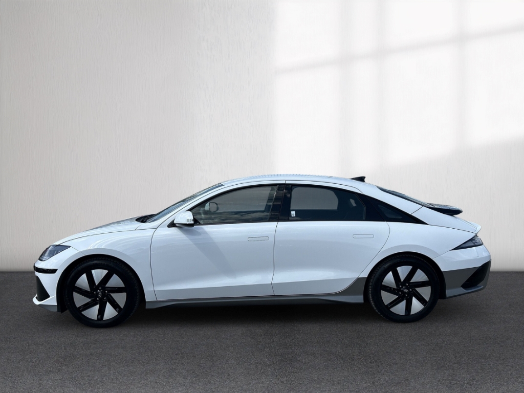 Fahrzeugabbildung Hyundai IONIQ 6 77,4kWh 2WD DYNAMIQ Navi Digitales Cockpit LED ACC El. Heckklappe Apple CarPlay