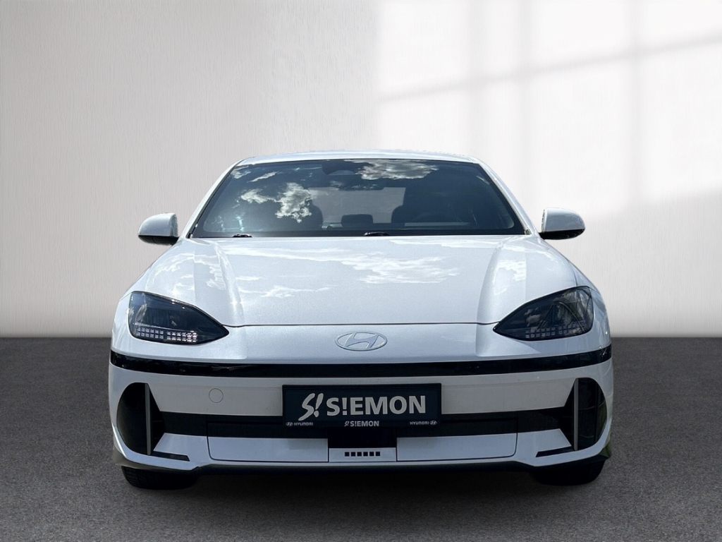 Fahrzeugabbildung Hyundai IONIQ 6 77,4kWh 2WD DYNAMIQ Navi Digitales Cockpit LED ACC El. Heckklappe Apple CarPlay