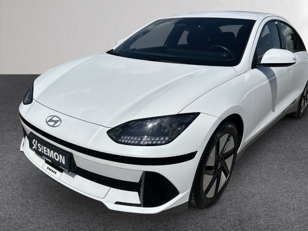 Fahrzeugabbildung Hyundai IONIQ 6 77,4kWh 2WD DYNAMIQ Navi Digitales Cockpit LED ACC El. Heckklappe Apple CarPlay