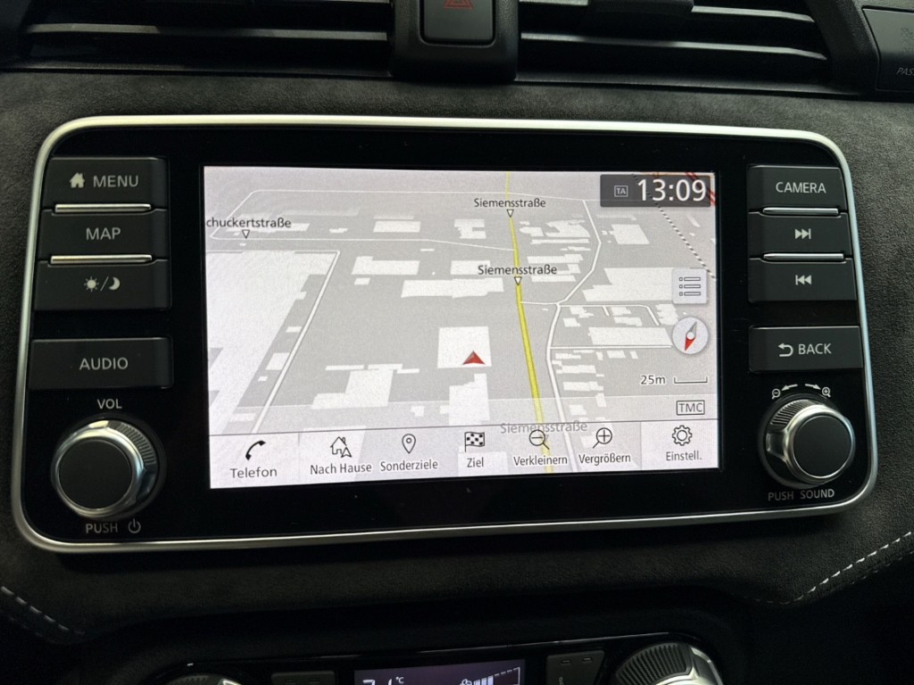Fahrzeugabbildung Nissan Micra 1.0 N-Sport CVT Navi RKam Kessy Allwetter SHZ PDC