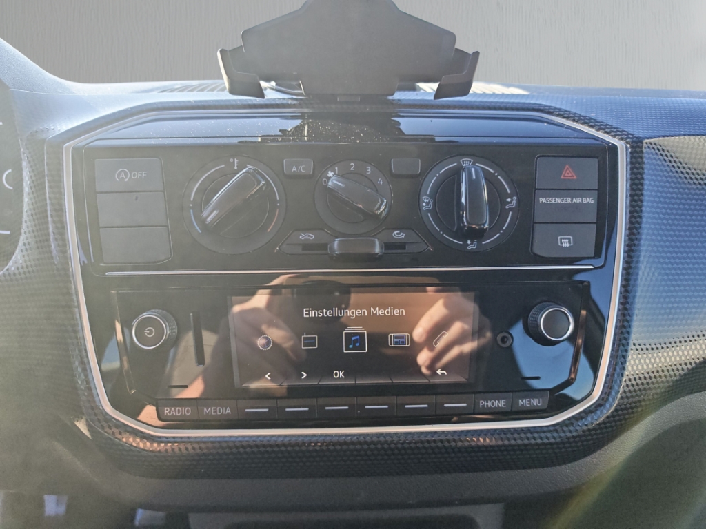 Fahrzeugabbildung Volkswagen up! 1,0 BMT move Temp PDC Klima BT Rückfahrkam.
