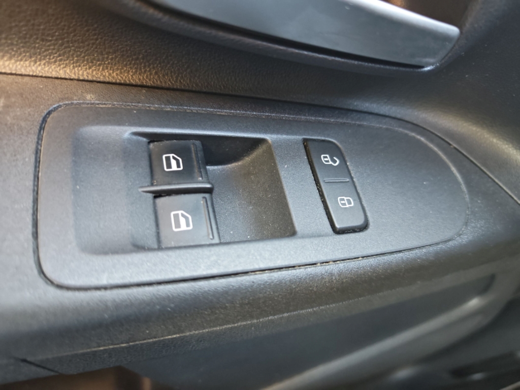 Fahrzeugabbildung Volkswagen up! 1,0 BMT move Temp PDC Klima BT Rückfahrkam.