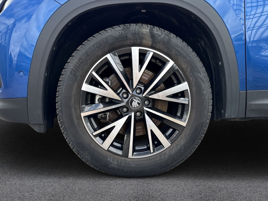 Fahrzeugabbildung SKODA Kodiaq iV DSG Selection AHK ACC MatrLED AreaView