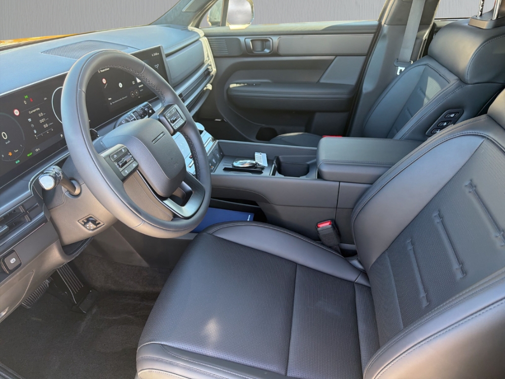 Fahrzeugabbildung Hyundai SANTA FE MY26 HEV 1.6 4WD BLACKLINE HUD Navi Leder digitales Cockpit