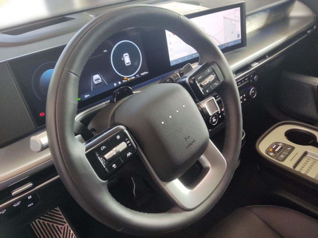 Fahrzeugabbildung Hyundai IONIQ 9 110 kWh 4WD 6-Sitze UNIQ Relax-P Pano-Schiebedach MY26 HUD Niveau
