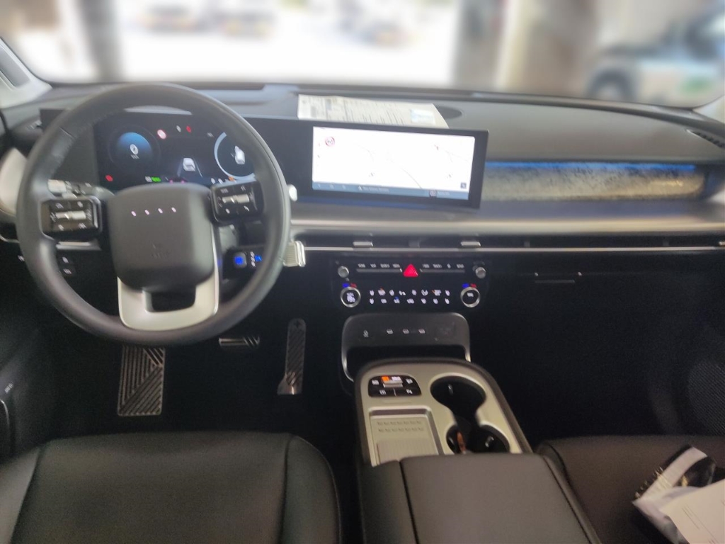 Fahrzeugabbildung Hyundai IONIQ 9 110 kWh 4WD 6-Sitze UNIQ Relax-P Pano-Schiebedach MY26 HUD Niveau