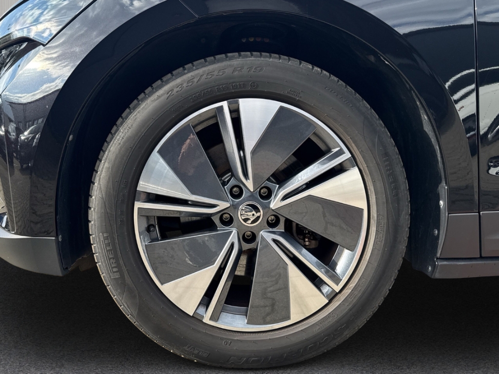 Fahrzeugabbildung SKODA Enyaq Loft iV 60 132kW 62kWh WP LED PDC RKam Navi