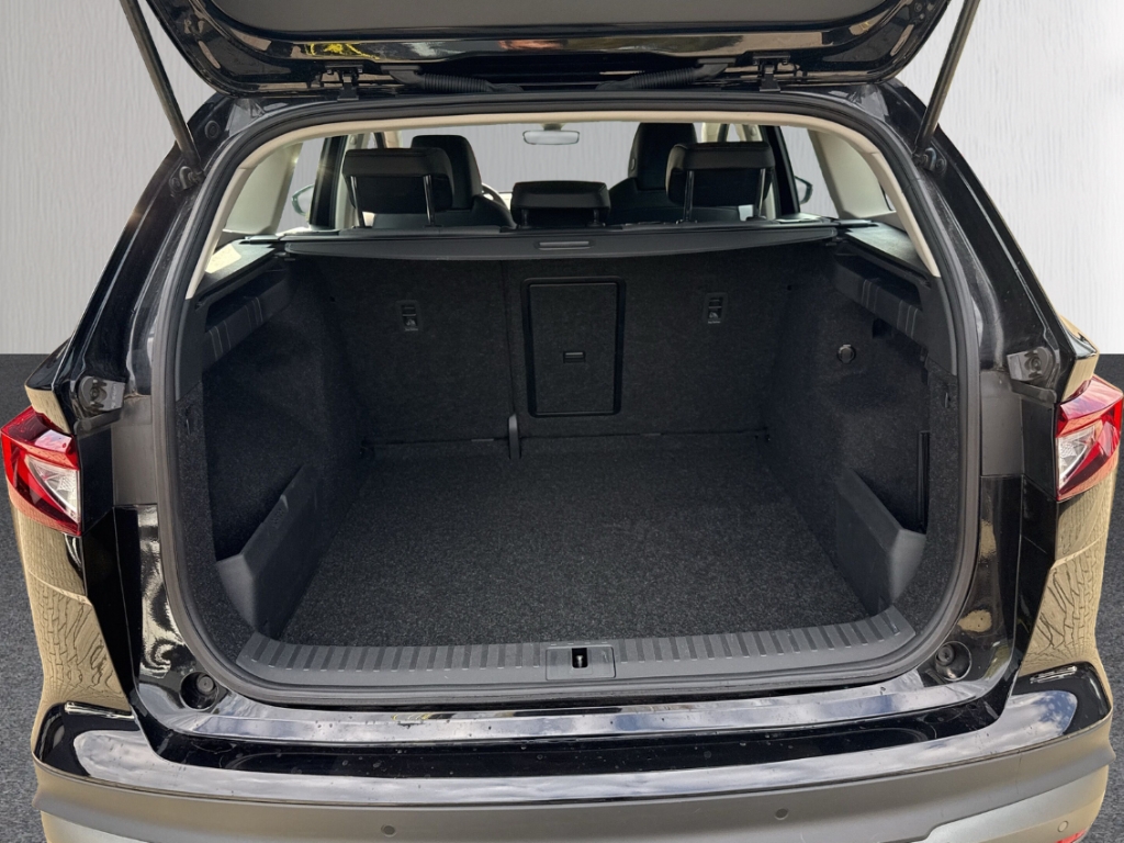 Fahrzeugabbildung SKODA Enyaq Loft iV 60 132kW 62kWh WP LED PDC RKam Navi