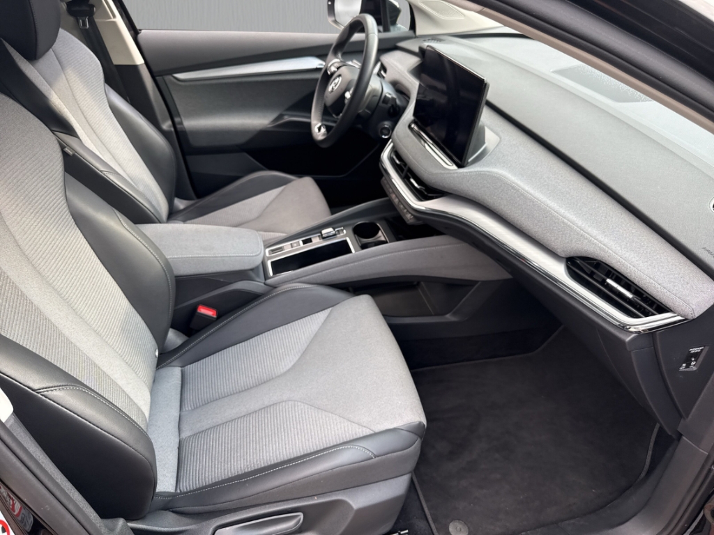 Fahrzeugabbildung SKODA Enyaq Loft iV 60 132kW 62kWh WP LED PDC RKam Navi