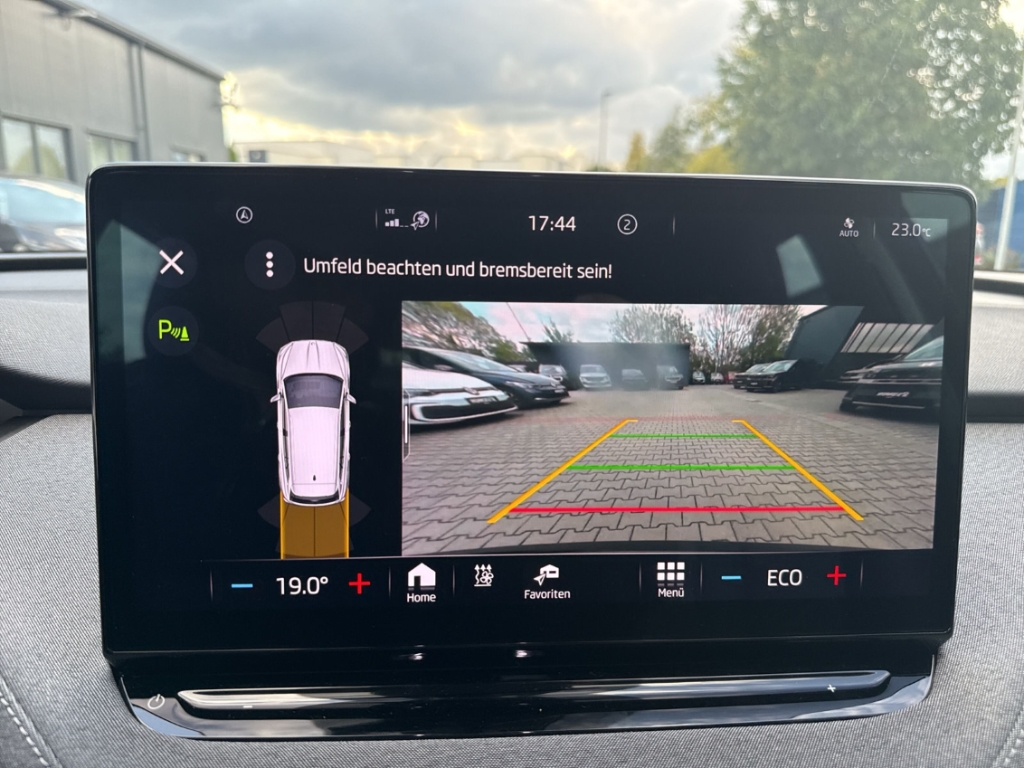Fahrzeugabbildung SKODA Enyaq Loft iV 60 132kW 62kWh WP LED PDC RKam Navi