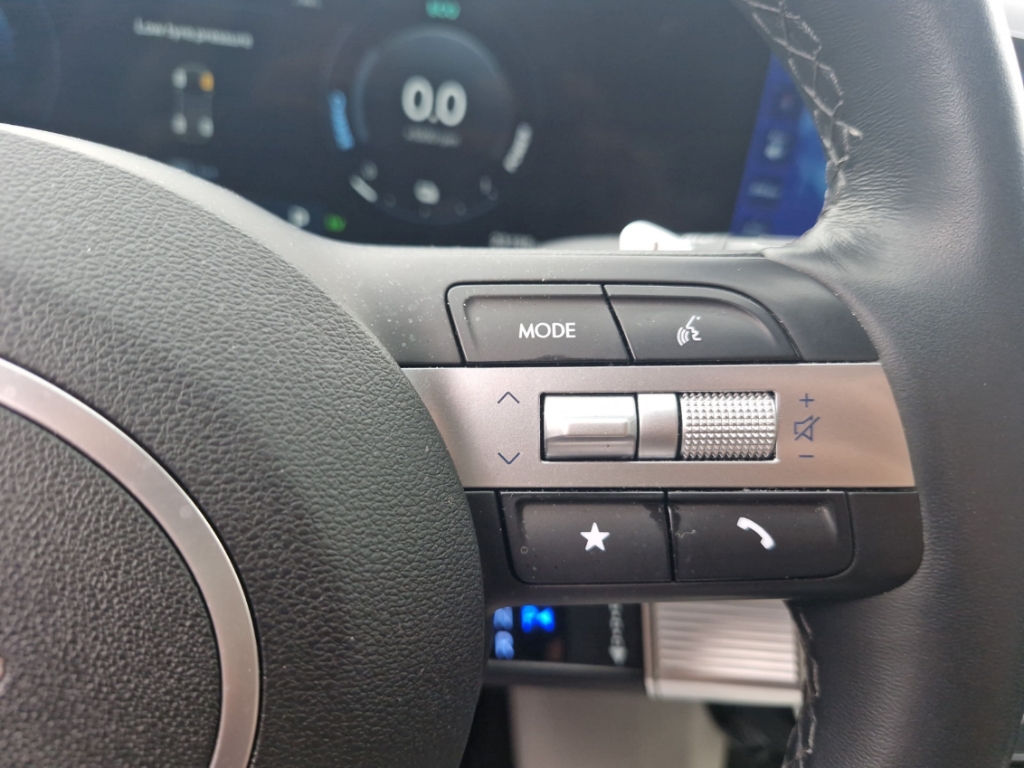 Fahrzeugabbildung Hyundai TUCSON FL PHEV 1.6 AT 4WD MY25 Prime ECS Assist-P MATRIX-LED Leder Digitales Cockpit Soundsystem