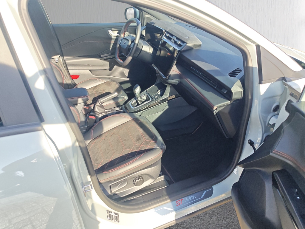 Fahrzeugabbildung Ford Puma 1.0 EB Hybr ST-LineX Matrix elHK Winter GJR