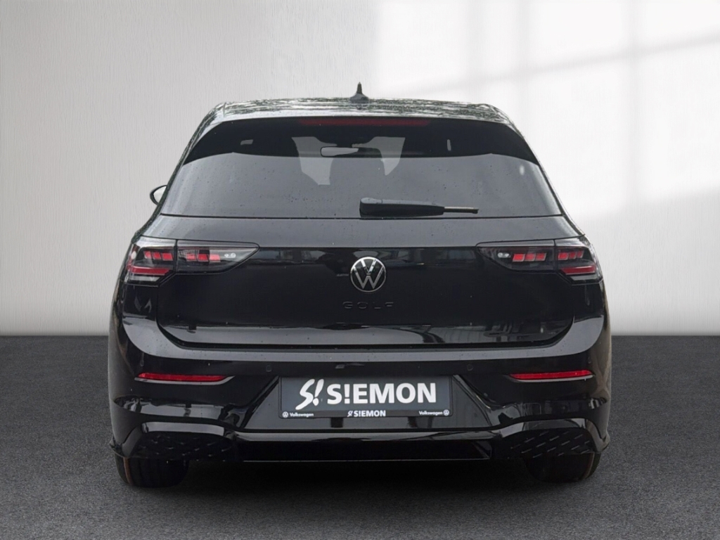 Fahrzeugabbildung Volkswagen Golf R -Line 1.5 eTSI DSG Black Style MATRIX