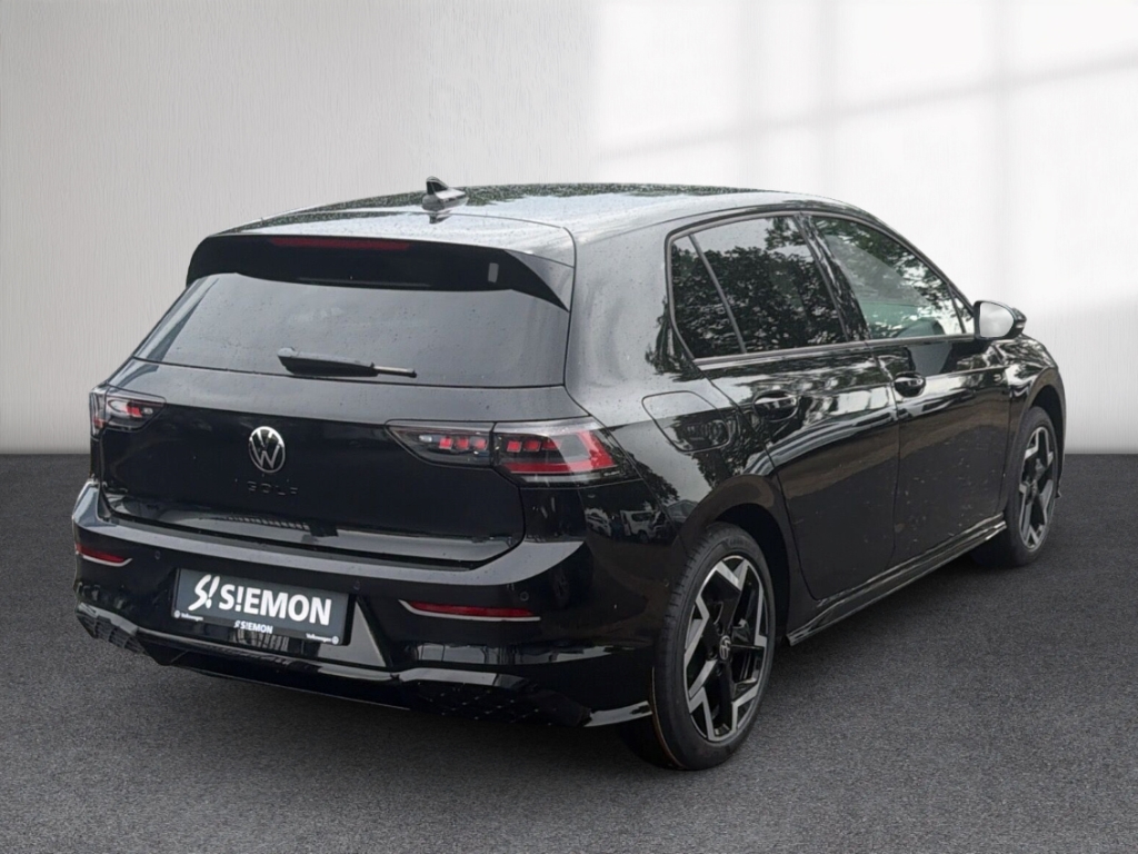Fahrzeugabbildung Volkswagen Golf R -Line 1.5 eTSI DSG Black Style MATRIX