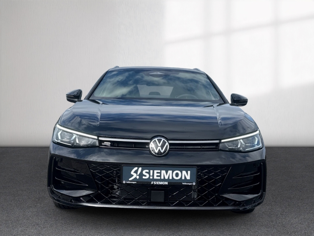 Fahrzeugabbildung Volkswagen Passat Variant 1.5 eHybrid DSG R-Line AHK PANO NAVI