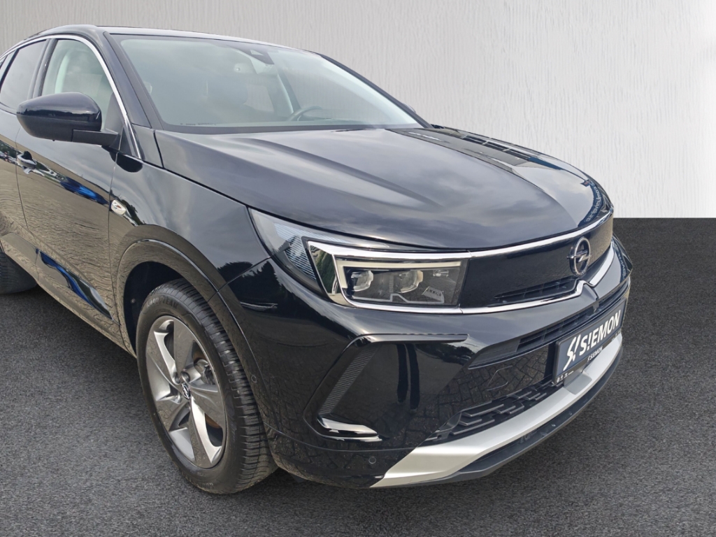 Fahrzeugabbildung Opel Grandland 1.2 Ultimate Elegance Matrix AHK ACC