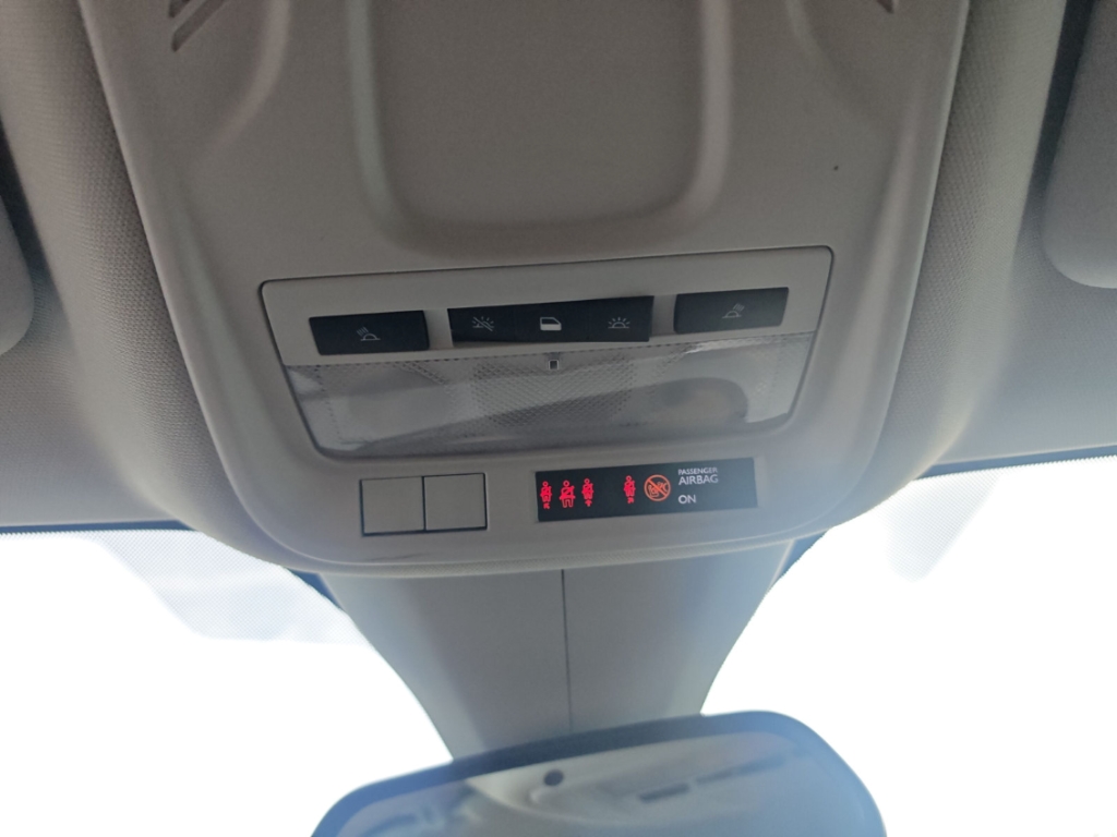 Fahrzeugabbildung Opel Grandland 1.2 Ultimate Elegance Matrix AHK ACC