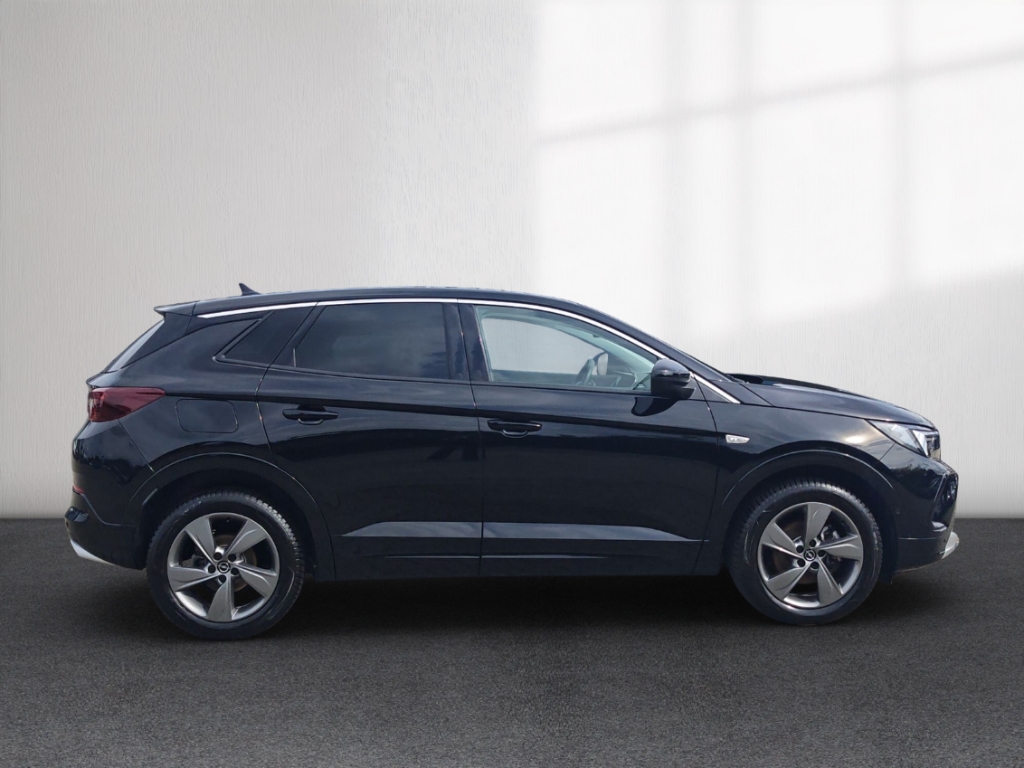 Fahrzeugabbildung Opel Grandland 1.2 Ultimate Elegance Matrix AHK ACC