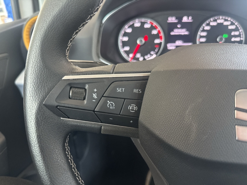 Fahrzeugabbildung SEAT Ibiza 1.0 TSI Style LED SHZ Klima PDC WinterPake ACC