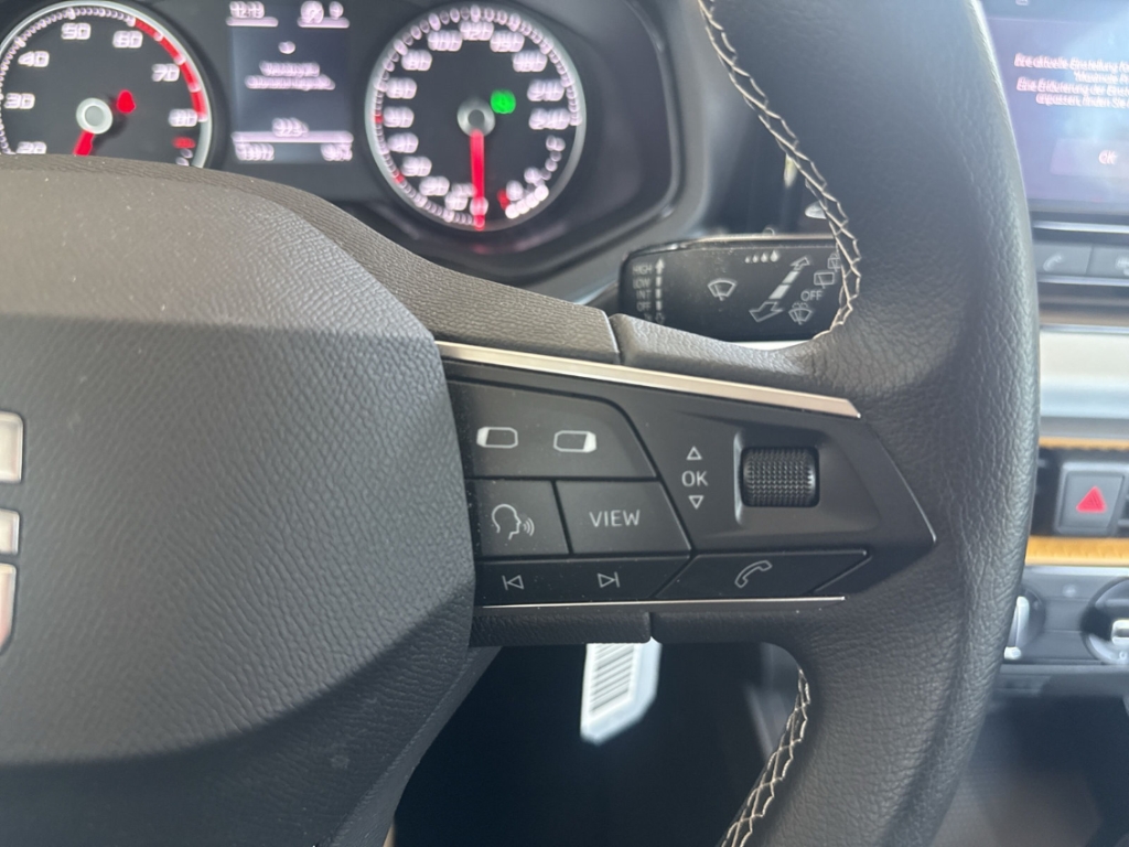 Fahrzeugabbildung SEAT Ibiza 1.0 TSI Style LED SHZ Klima PDC WinterPake ACC