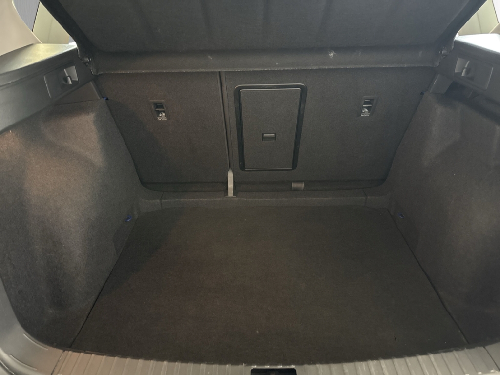 Fahrzeugabbildung SEAT Ateca 2.0TDI Style ACC SHZ NAV KLIM CARPL