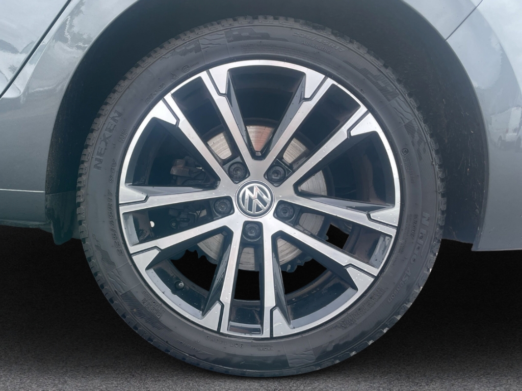 Fahrzeugabbildung Volkswagen Golf Sportsvan VII 1.5 Start Stopp ACT EU6d-T 1.4 TSI
