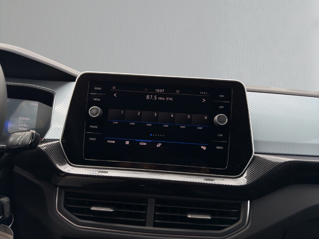 Fahrzeugabbildung Volkswagen T-Cross 1.0 TSI DSG ENERGY LED AHK GJR NAVI KAMERA