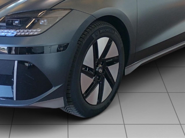 Fahrzeugabbildung Hyundai IONIQ 6 77,4kWh 4WD UNIQ Digi-Spiegel HUD Navi Digitales Cockpit Memory Sitze Soundsystem Bose