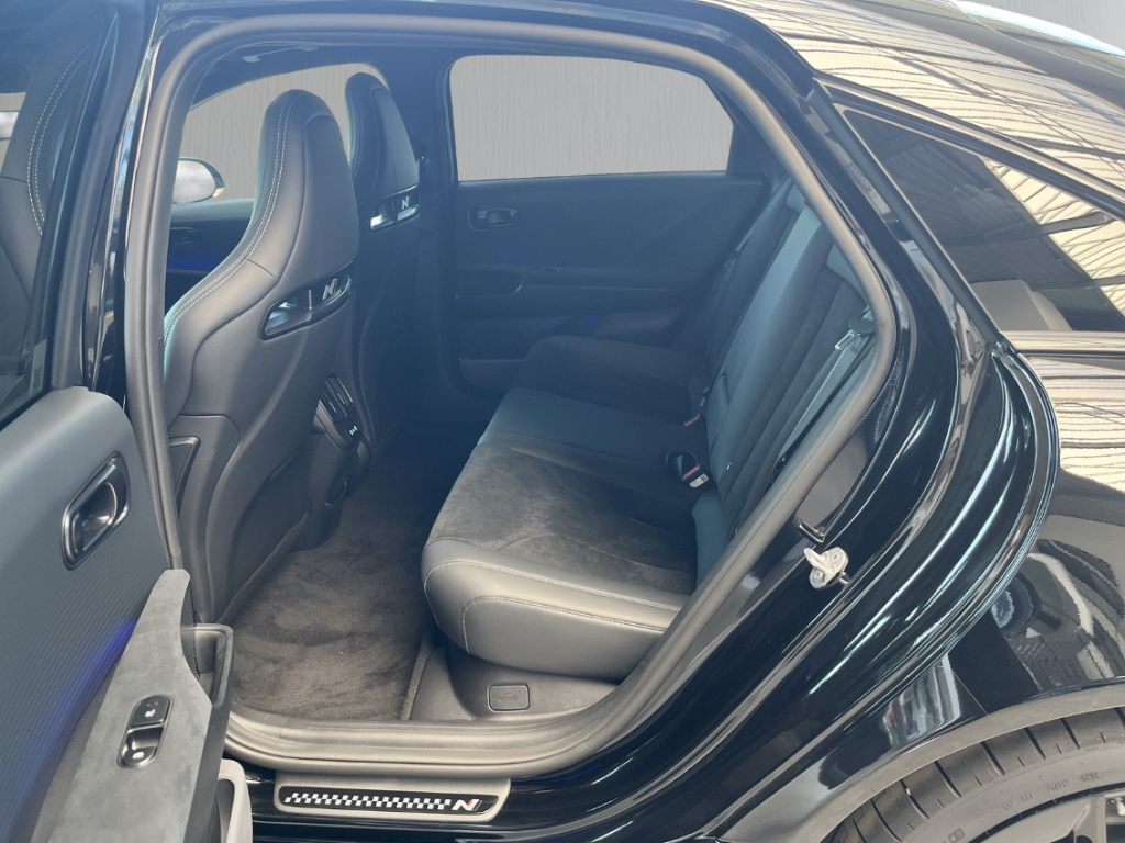 Fahrzeugabbildung Hyundai IONIQ 6 N Performance Sitz-P MY26 84kWh 4WD Sportpaket HUD AD StandHZG Navi Leder