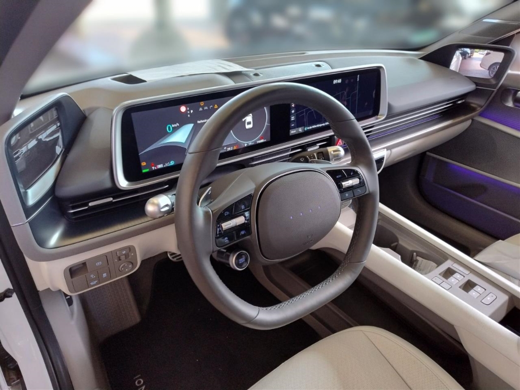 Fahrzeugabbildung Hyundai IONIQ 6 77,4kWh 2WD UNIQ Digi-Spiegel 20LM Schiebedach HUD Navi Digitales Cockpit