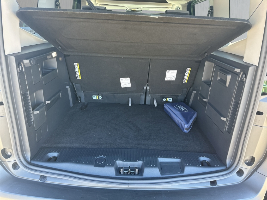 Fahrzeugabbildung Ford Tourneo Courier Titanium AHK AAC LM17 Winterpak. LED TFL