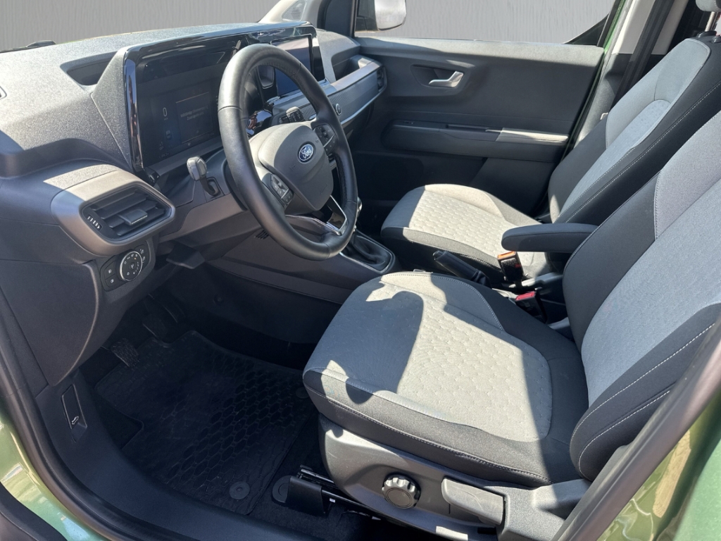 Fahrzeugabbildung Ford Tourneo Courier Titanium AHK AAC LM17 Winterpak. LED TFL
