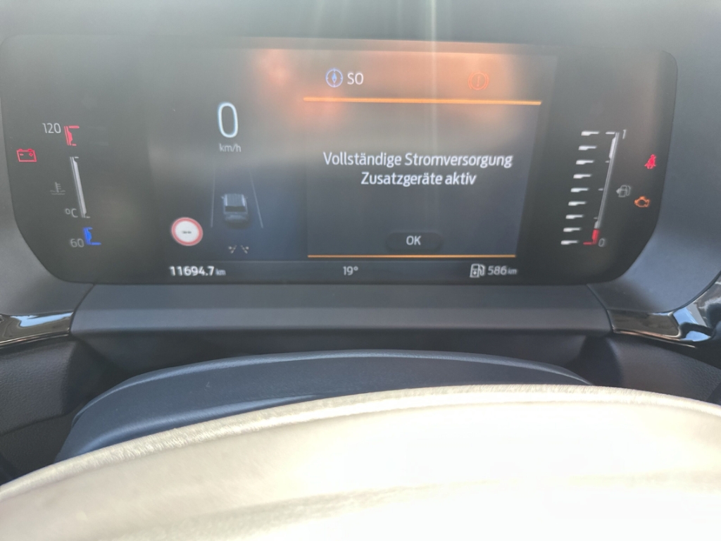 Fahrzeugabbildung Ford Tourneo Courier Titanium AHK AAC LM17 Winterpak. LED TFL