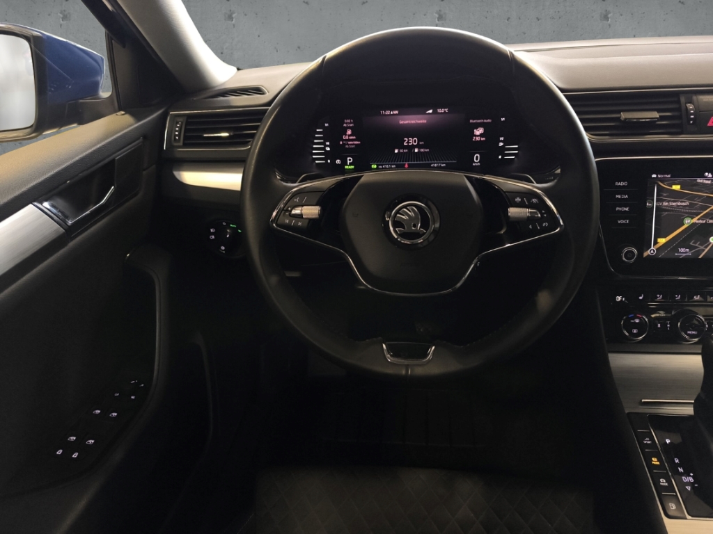 Fahrzeugabbildung SKODA Superb Combi 1.4TSI iV DSG Ambition Navi SHZ PDC