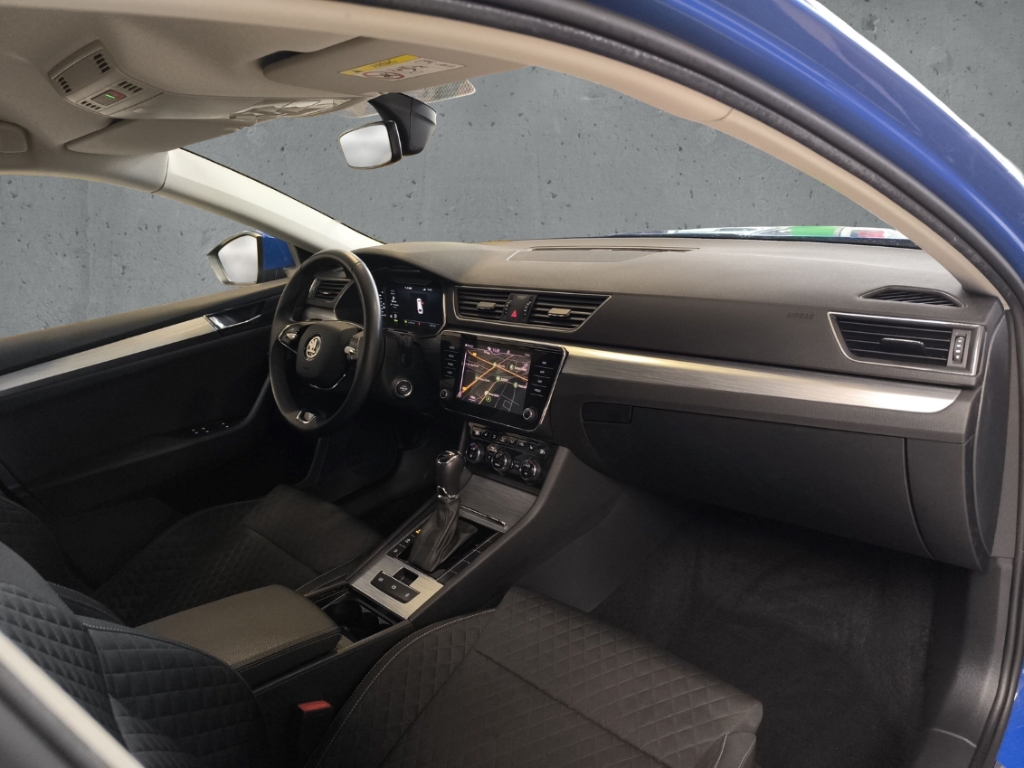 Fahrzeugabbildung SKODA Superb Combi 1.4TSI iV DSG Ambition Navi SHZ PDC