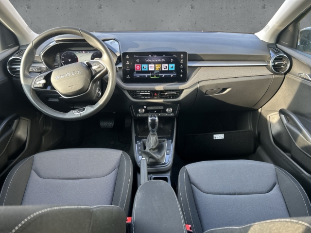 Fahrzeugabbildung SKODA Fabia 1.0 TSI DSG Tour LED Navi Temp SHZ Kamera