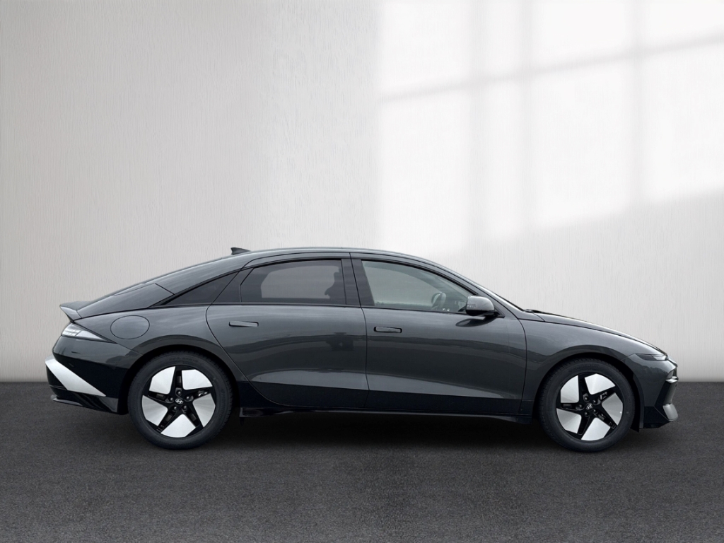 Fahrzeugabbildung Hyundai IONIQ 6 EV FL MY26 84kWh 2WD CENTRIQ Matrix LED Blendfreies Fernl. Kurvenlicht ACC