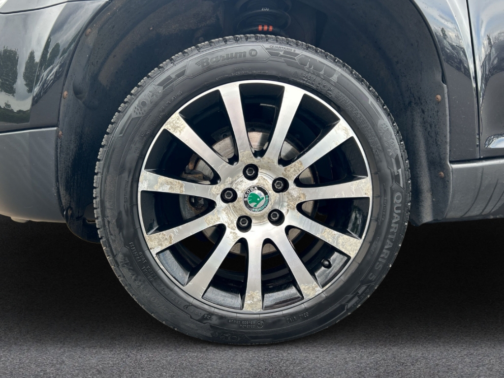 Fahrzeugabbildung SKODA Yeti 1.4 TSI DSG L&K SHZ PDCv+h Color Klima Navi