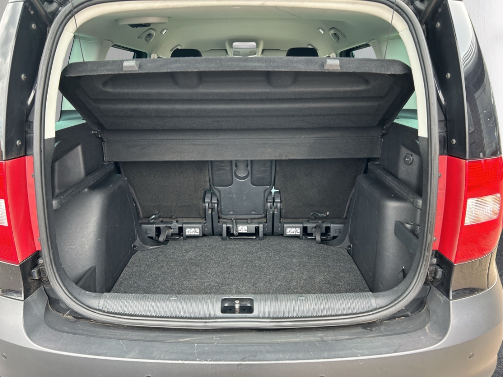 Fahrzeugabbildung SKODA Yeti 1.4 TSI DSG L&K SHZ PDCv+h Color Klima Navi