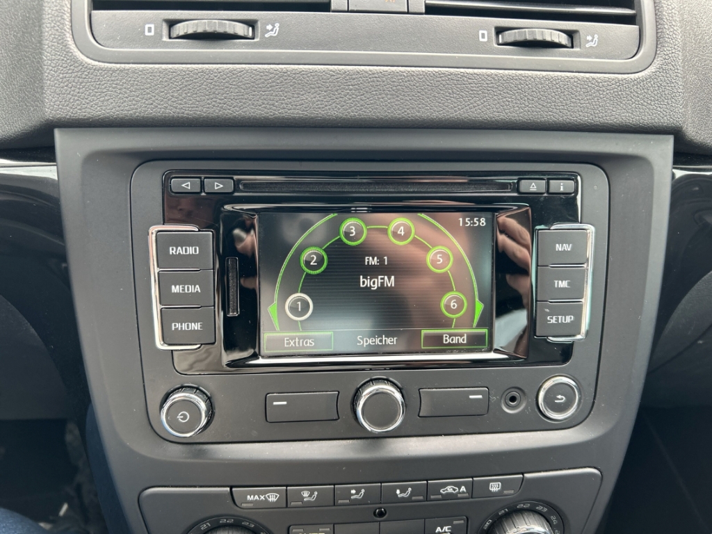 Fahrzeugabbildung SKODA Yeti 1.4 TSI DSG L&K SHZ PDCv+h Color Klima Navi