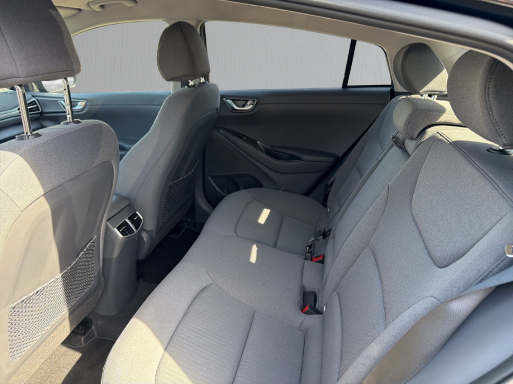 Fahrzeugabbildung Hyundai IONIQ 1.6 GDI Style PHEV beh.Lenkr LED SHZ R-Kam