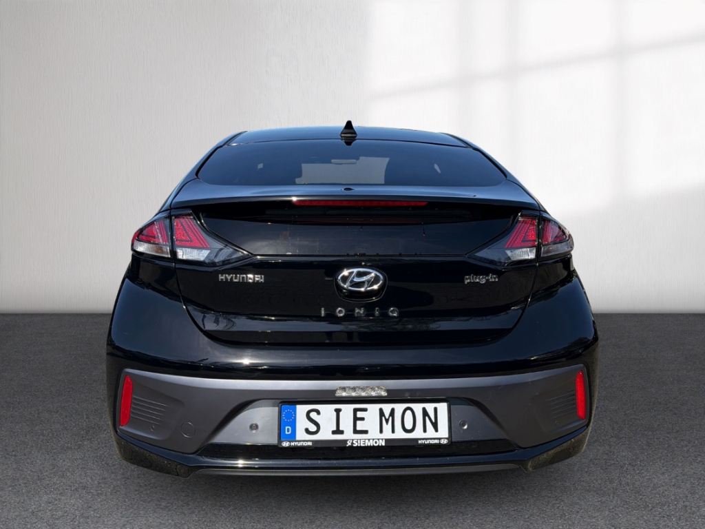 Fahrzeugabbildung Hyundai IONIQ 1.6 GDI Style PHEV beh.Lenkr LED SHZ R-Kam