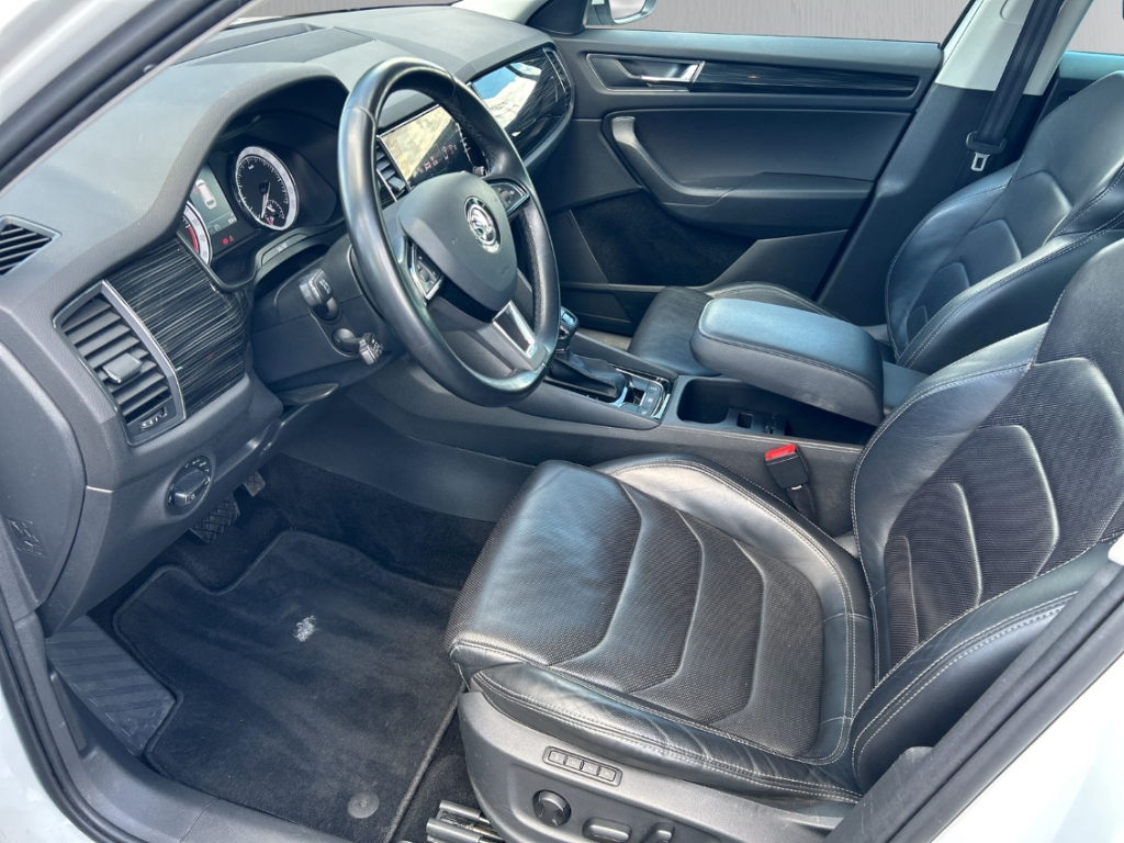 Fahrzeugabbildung SKODA Kodiaq TDI 4x4 DSG Style AHK ACC Navi SHZ KeyLess
