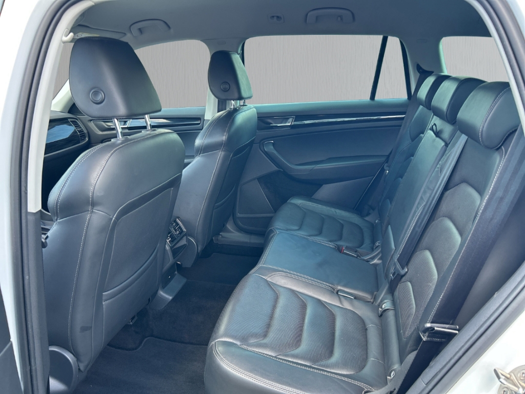 Fahrzeugabbildung SKODA Kodiaq TDI 4x4 DSG Style AHK ACC Navi SHZ KeyLess