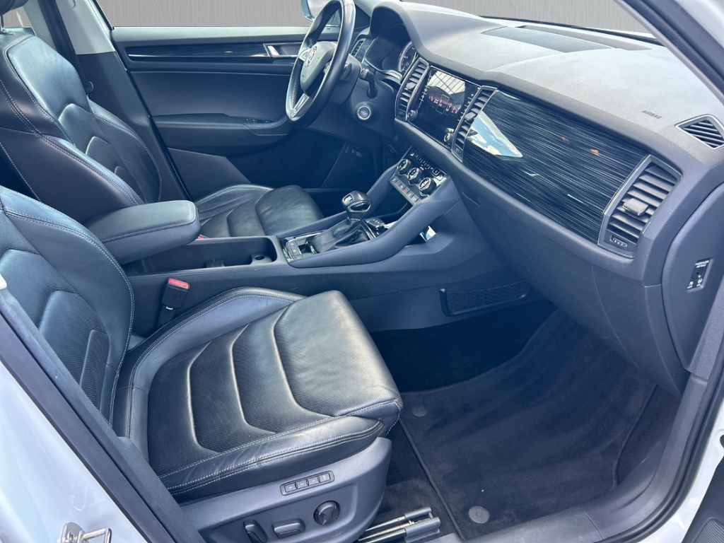 Fahrzeugabbildung SKODA Kodiaq TDI 4x4 DSG Style AHK ACC Navi SHZ KeyLess