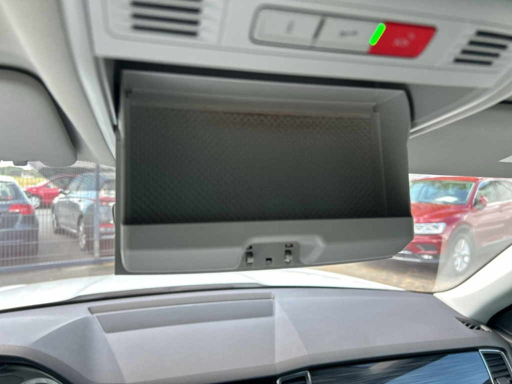 Fahrzeugabbildung SKODA Kodiaq TDI 4x4 DSG Style AHK ACC Navi SHZ KeyLess