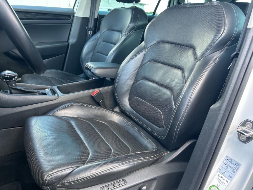 Fahrzeugabbildung SKODA Kodiaq TDI 4x4 DSG Style AHK ACC Navi SHZ KeyLess