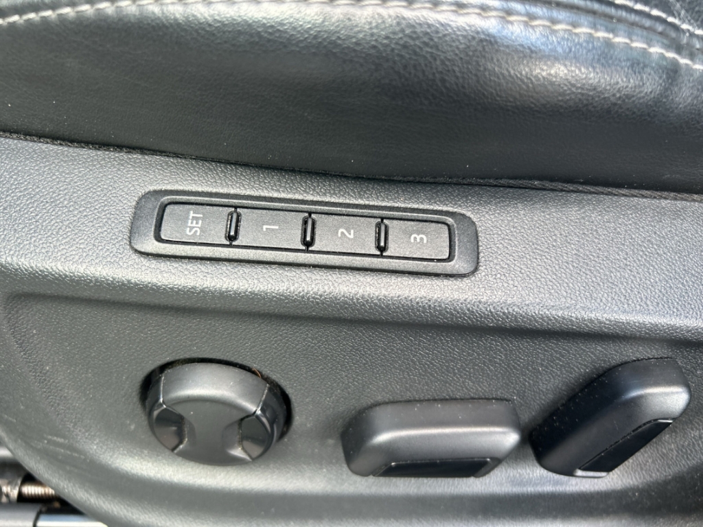 Fahrzeugabbildung SKODA Kodiaq TDI 4x4 DSG Style AHK ACC Navi SHZ KeyLess