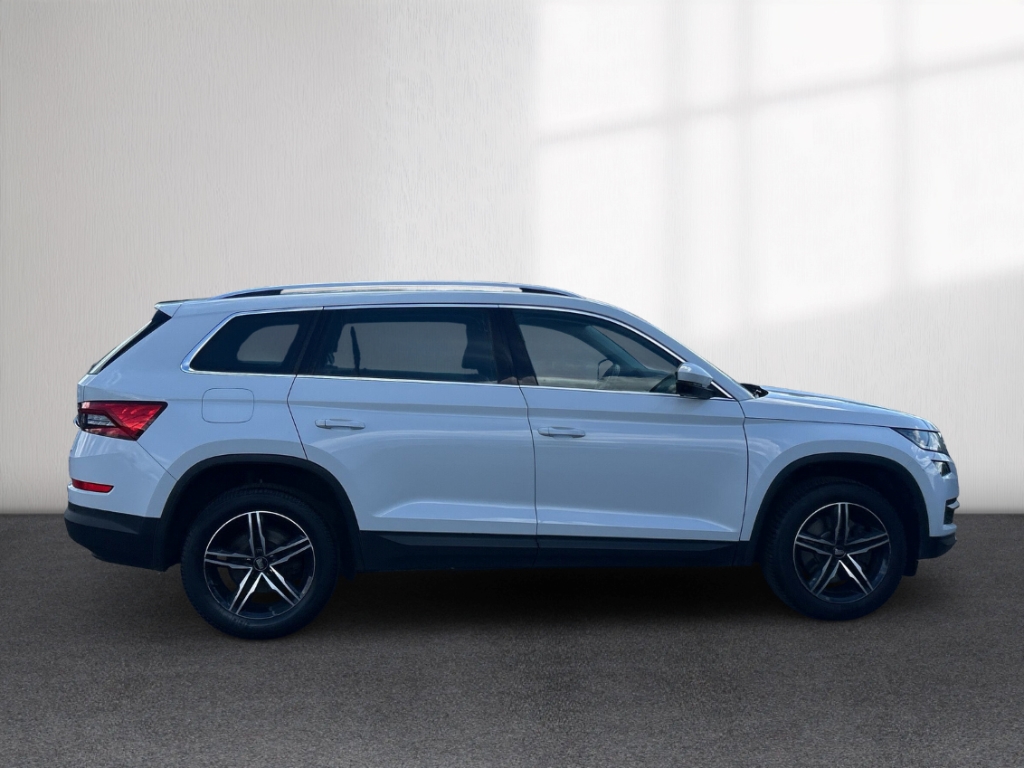 Fahrzeugabbildung SKODA Kodiaq TDI 4x4 DSG Style AHK ACC Navi SHZ KeyLess