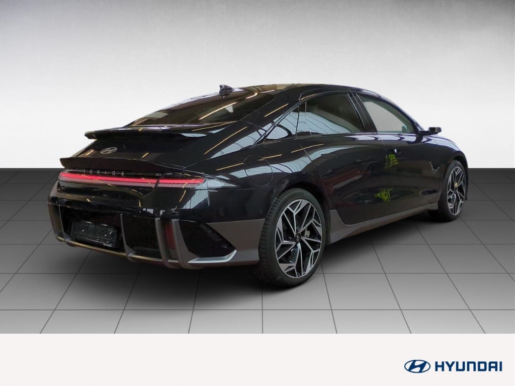 Fahrzeugabbildung Hyundai IONIQ 6 77,4kWh 2WD UNIQ Digi-Spiegel 20LM Schiebedach HUD Navi Digitales Cockpit